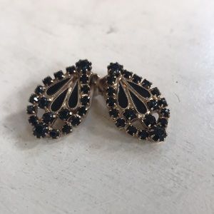 Beautiful Black stone and Gold tone earrings! (SKU 206)